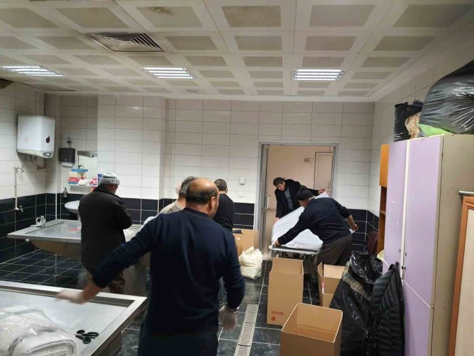 Depremde Vefat Edenler İçin 5 Gündür Teçhiz, Tekvin Ve Defin Malzemesi Hazırlıyorlar
