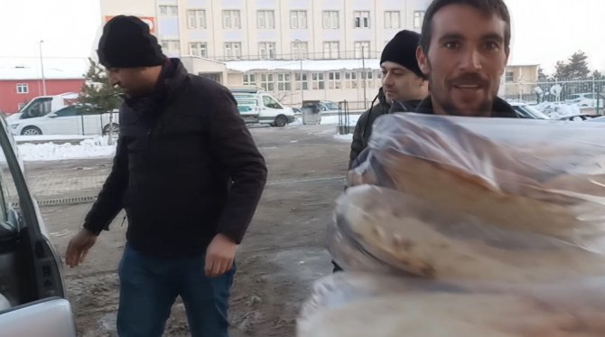 Ercişli Kadınlar Depremzedeler İçin Kolları Sıvadı
