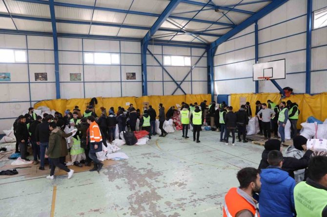 İ̇pekyolu’nda Yardım Çalışmaları Aralıksız Devam Ediyor