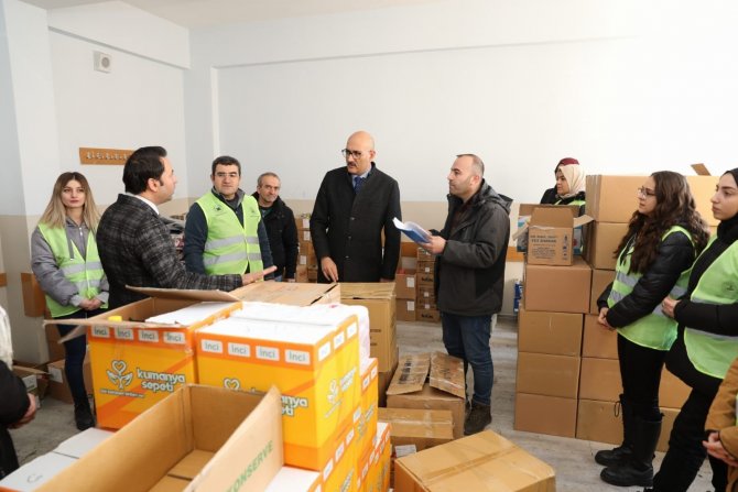 İ̇pekyolu’nda Yardım Çalışmaları Aralıksız Devam Ediyor
