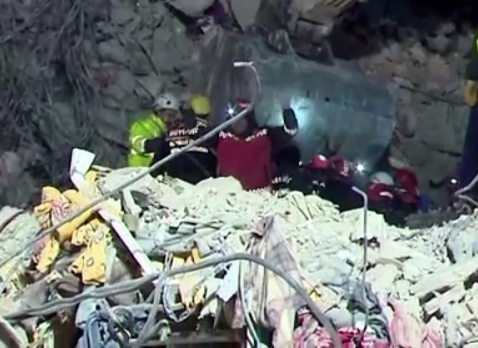 İ̇tfaiyecinin Zor Anları, Boğazı Düğümlendi
