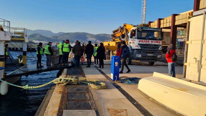 Yunanistan’ın İ̇stanköy Adası’ndan Depremzedelere Yardım Eli