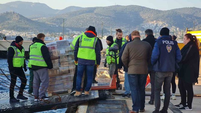 Yunanistan’ın İ̇stanköy Adası’ndan Depremzedelere Yardım Eli