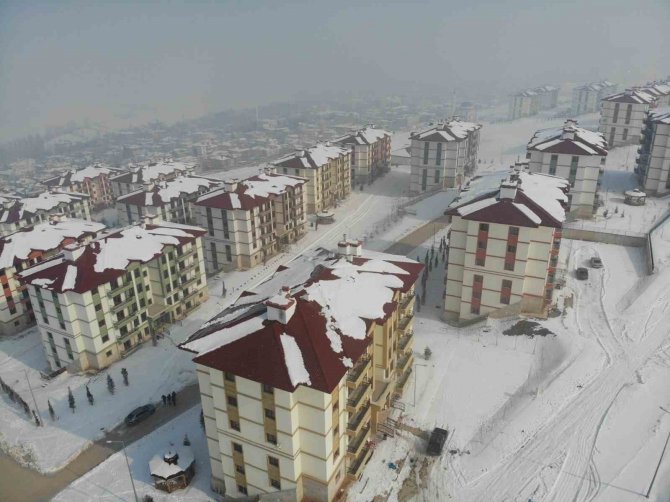7.6’lık Depremin Merkez Üssü Elbistan’da Toki̇ Konutları Sapasağlam