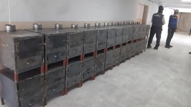 Aşkale’de Depremzedeler İçin Soba Üretiliyor