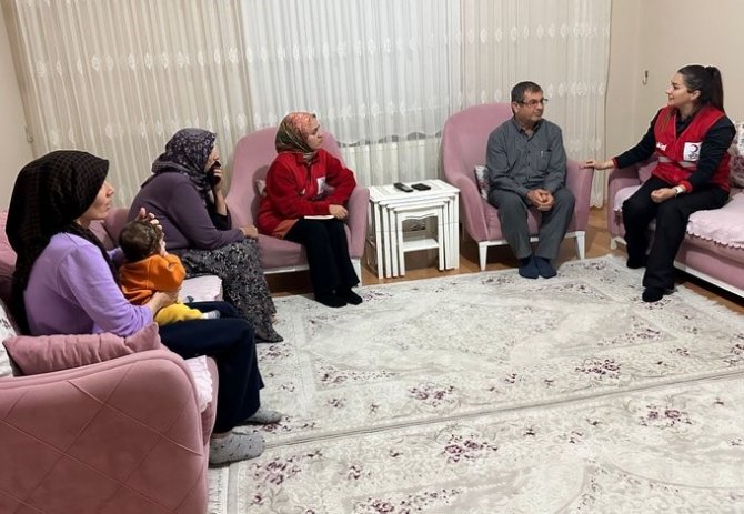 Ağrı’ya Gelen Depremzedelerin Yaraları Sarılıyor