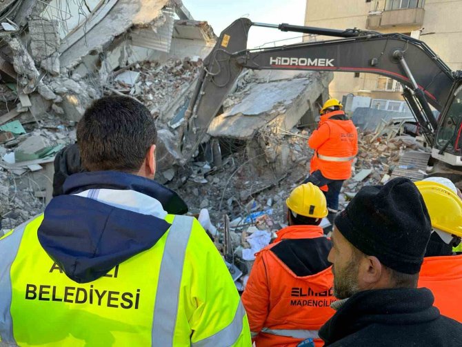 Başkan Soykan, Deprem Bölgesinden Seslendi: “Yaraları Birlikte Saracağız İnşallah”
