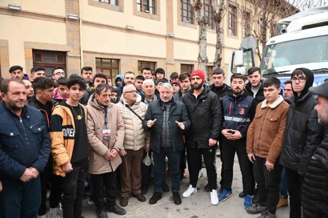 Başkan Aşgın’dan Leblebicilere Çağrı: “Deprem Bölgesine 100’er Gramlık Paketlerle Leblebi Gönderelim”