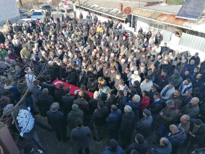 Konakladığı Otelde Depreme Yakalanan Enerji Mühendisi Toprağa Verildi