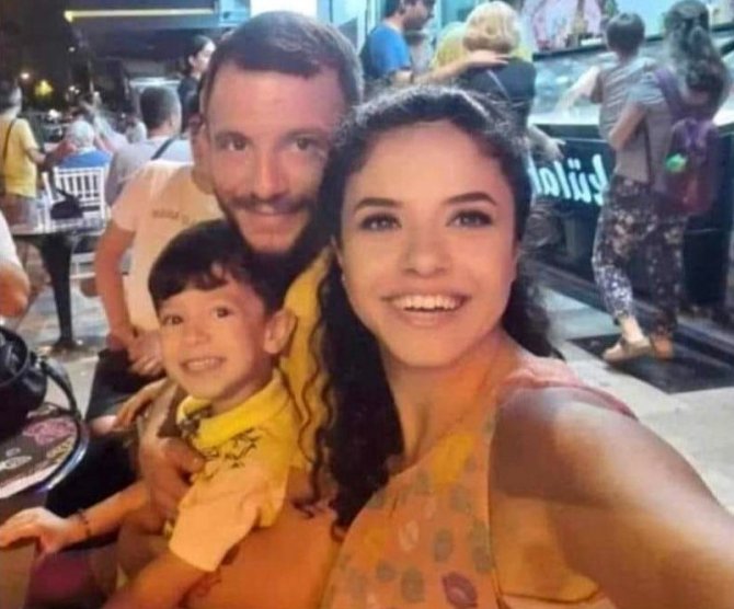 Ziyarete Gittikleri Hatay’da Depremde Hayatını Kaybeden Anne Ve Oğlu Toprağa Verildi