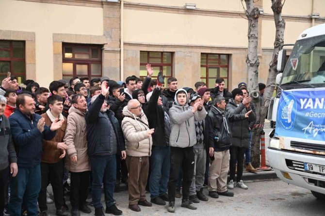 Başkan Aşgın’dan Leblebicilere Çağrı: “Deprem Bölgesine 100’er Gramlık Paketlerle Leblebi Gönderelim”