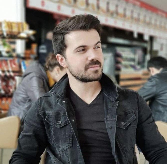 Konakladığı Otelde Depreme Yakalanan Enerji Mühendisi Toprağa Verildi