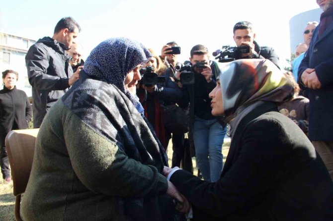 Depremzede Aileler Afyonkarahisar’daki Geçici Yuvalarına Yerleştirildi