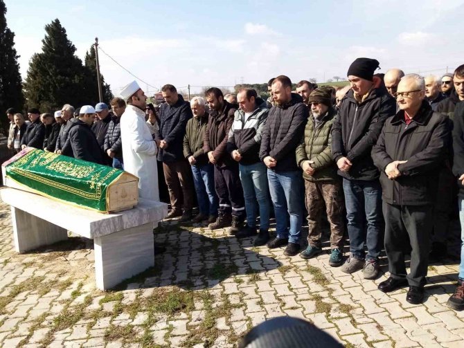 Depremde Vefat Eden Öğretmen Burcu Gümüş Köyünde Toprağa Verildi
