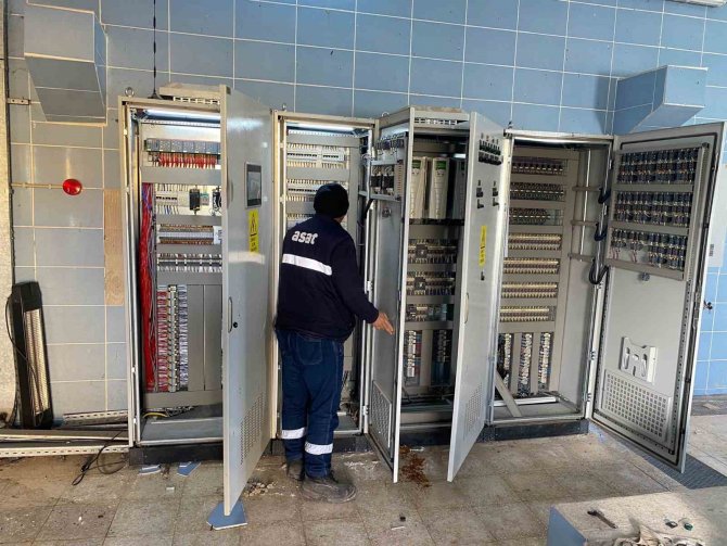 Hatay’da Şebeke Arızaları Onarılıyor