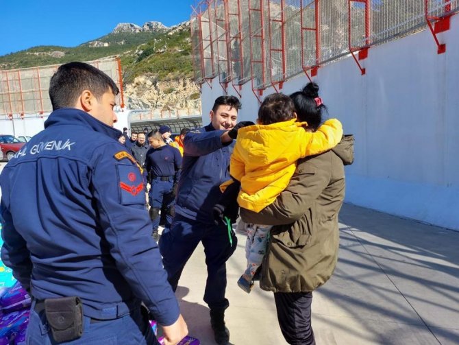 Sahil Güvenlik Komutanlığına Bağlı 200 Personel Deprem Bölgesinde