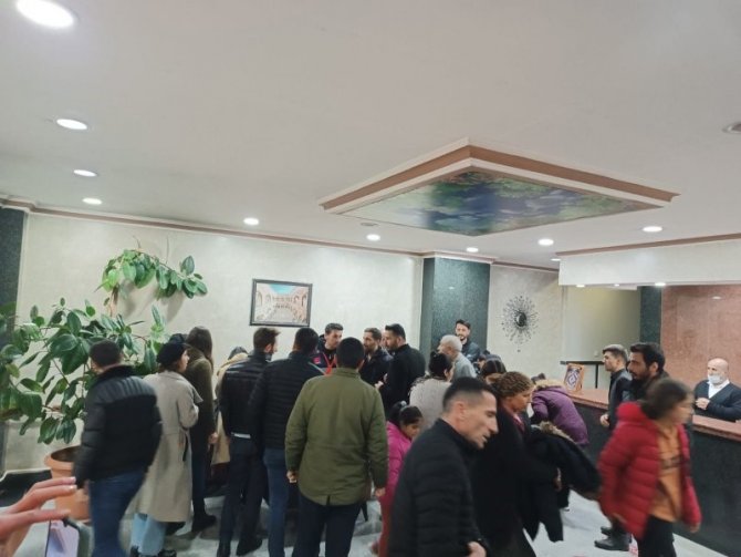 14 Depremzede Hakkari’ye Otele Yerleştirildi