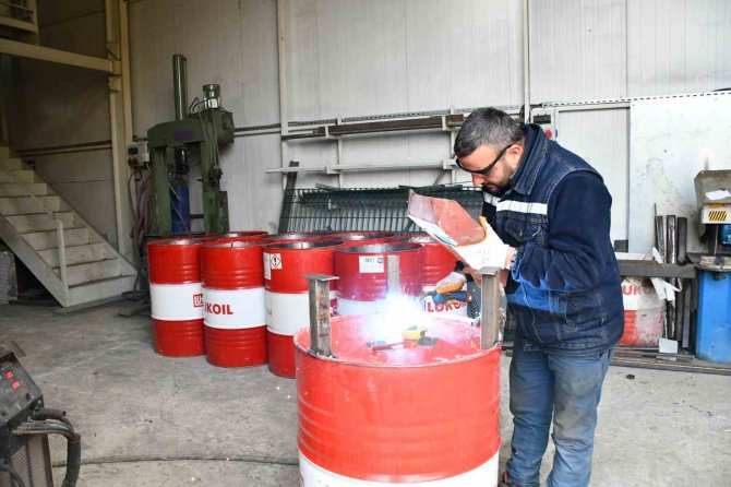 Variller, Depremzedeler İçin Sobaya Dönüşüyor