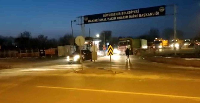 Kayseri Büyükşehir’den Deprem Bölgesine 5 Kamyon, 1 Pikap Ve 1 Karavan Daha Sevk Edildi