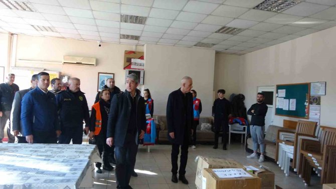 Marmaris Tek Yürek Oldu, Deprem Bölgelerine Yardımlar Gönderilmeye Devam Ediyor