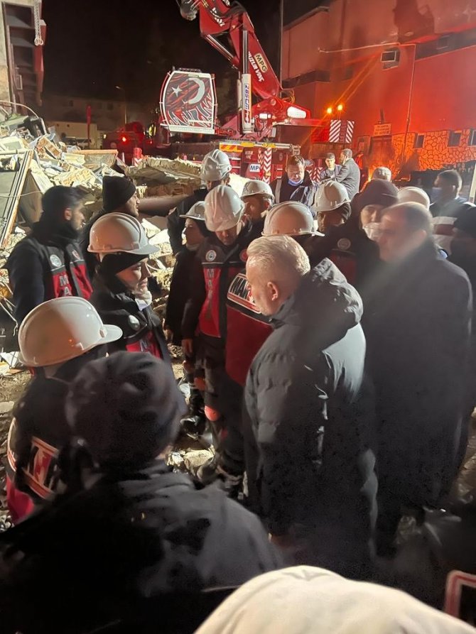 Menemen Yardımları Deprem Bölgesinde