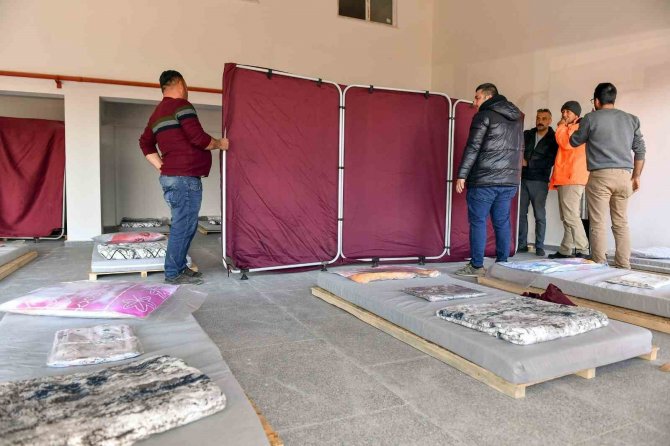 Depremzedeler Mersin’de Misafir Ediliyor