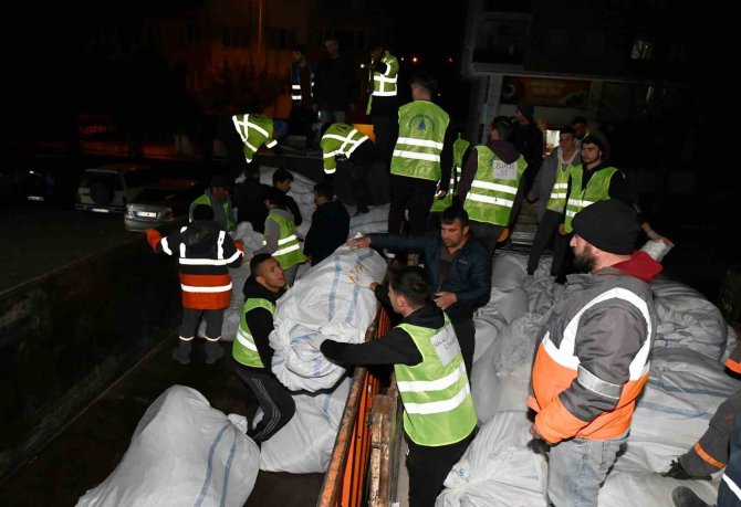 Muratpaşa’dan Malatya’ya 50 Çadır
