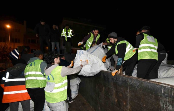 Muratpaşa’dan Malatya’ya 50 Çadır