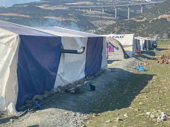 Şenoba Belediyesi, Deprem Bölgesine Günde 3 Öğün 2 Bin Kişilik Sıcak Yemek Dağıtıyor