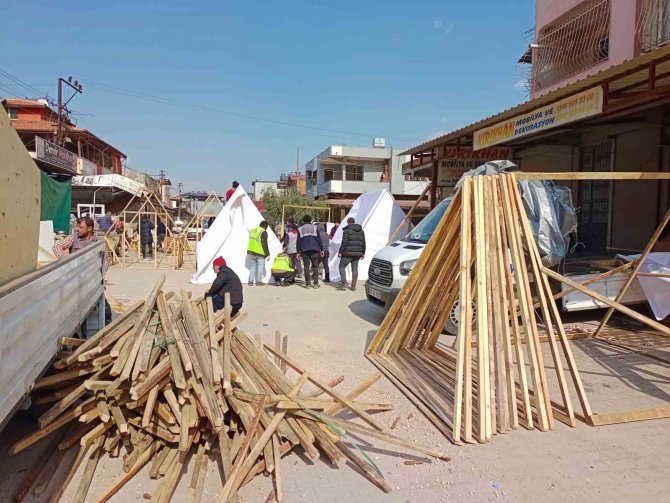 Gönüllü Gençler Deprem Bölgesinde