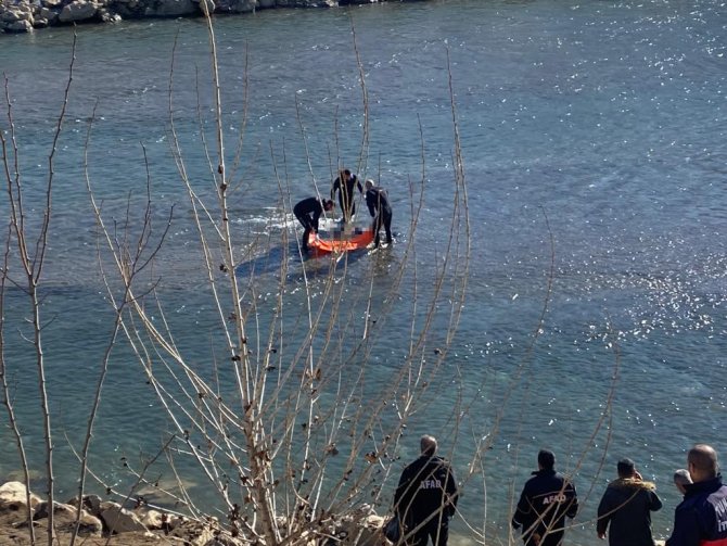 Munzur Çayı’nda Bir Erkek Cesedi Bulundu