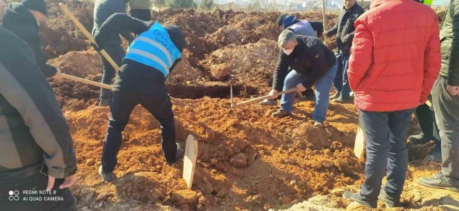 Özalp İ̇lçe Müftülüğü 15 Personel İle Deprem Bölgesinde