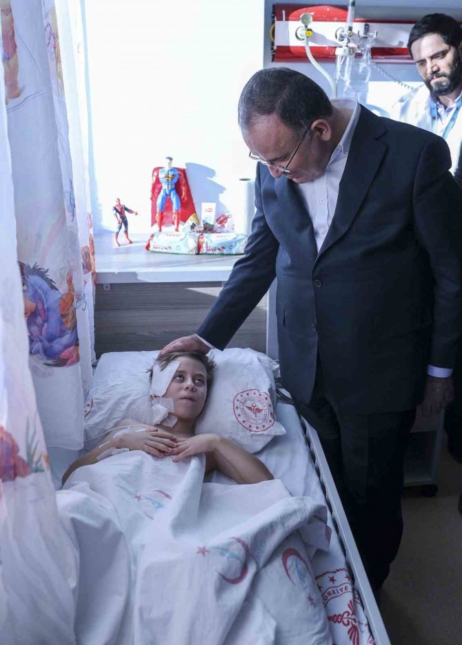 81 Saat Sonra Enkazdan Çıkan Beşir: "Battaniye Sarılıydım"