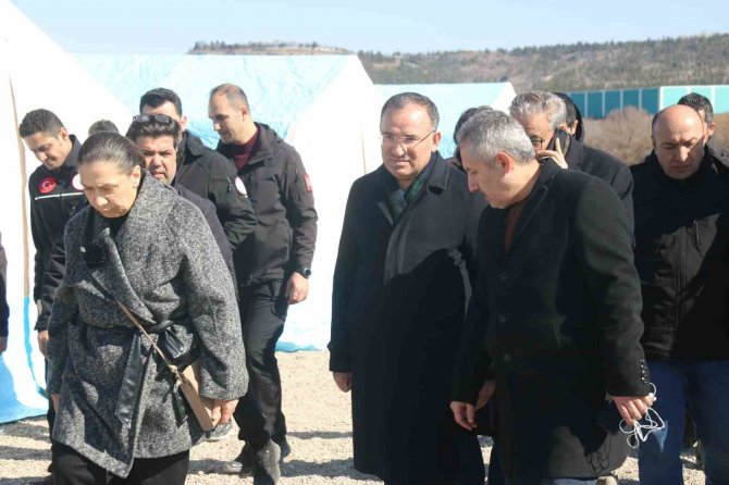 Adalet Bakanı Bekir Bozdağ: “Diyarbakır’da Vefat Sayısı 344”