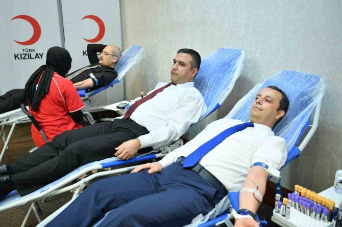 Adalet Bakanlığı Çalışanlarından Kan Bağışı Seferberliği