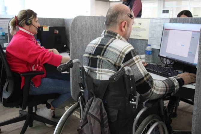 Alo 144 Afet Yardım Hattı 6 Şubat’tan Bu Yana 250 Bin Çağrıya Cevap Verdi