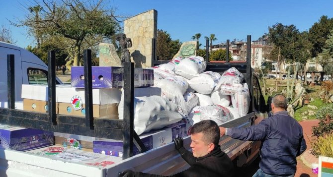 Kepez’den Deprem Bölgesine Kadın Eli