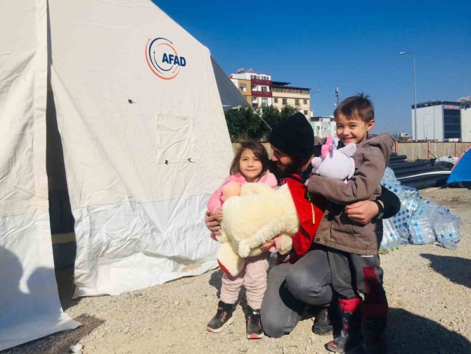 Aydın’dan Giden Ekipler Depremzedelere Psikolojik Destek Sağlıyor