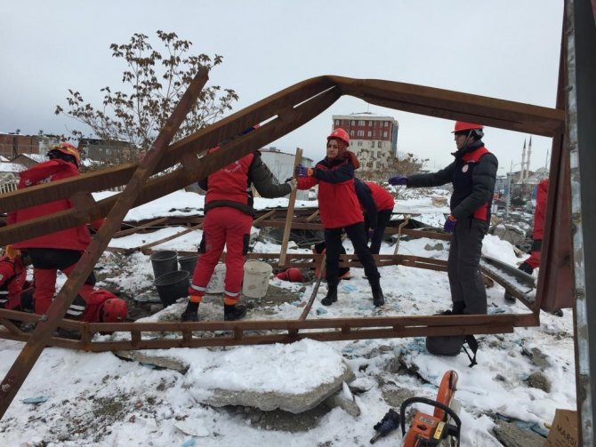 Balıkesirli Öğretmenler Deprem Bölgesinde Çalışıyor