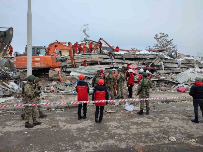 Balıkesirli Öğretmenler Deprem Bölgesinde Çalışıyor