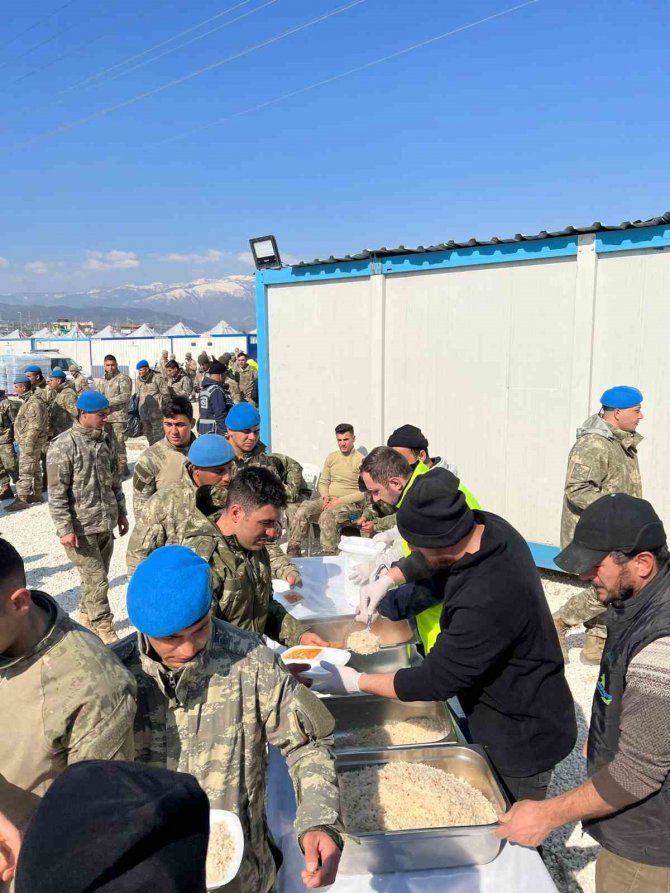 Başiskele Belediyesi Hatay’da Yaraları Sarıyor