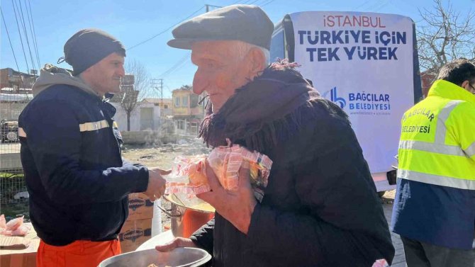 Bağcılar Belediyesi’nden Deprem Bölgesinde Günde 12 Bin Kişiye 3 Öğün Sıcak Yemek