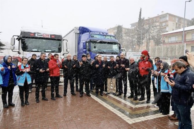 Bilecik’ten Deprem Bölgesine 18 Yardım Tırı Gönderildi