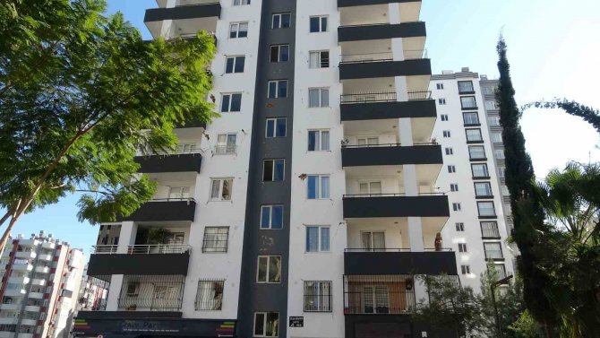 İ̇hsan Bayram Sitesi Sakinleri Bina Müteahhidinin Cezalandırılmasını İstiyor