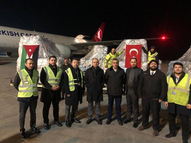 Bm’den Türkiye’ye 3 Bin Çadır Yardımı