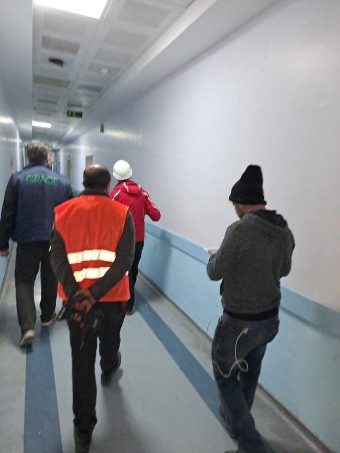 Bai̇bü Deprem Bölgesinde Hasar Tespit Çalışması Yapıyor