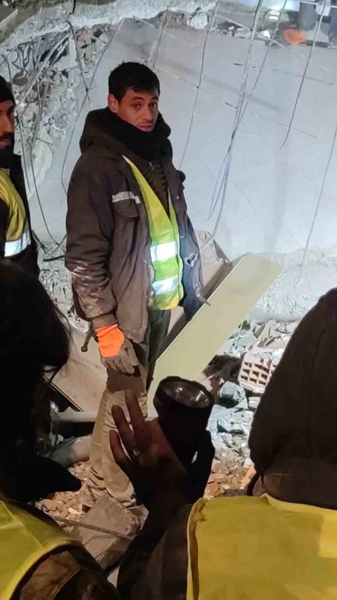 Depremzedeleri Kurtardı, Kazada Hayatını Kaybetti