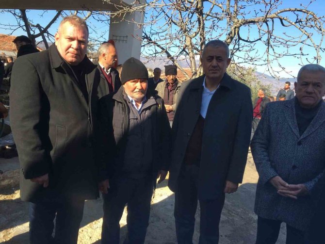 Hatay’daki Enkazdan Cenazesi Çıkarılan 8 Aylık Hamile Öğretmen Toprağa Verildi