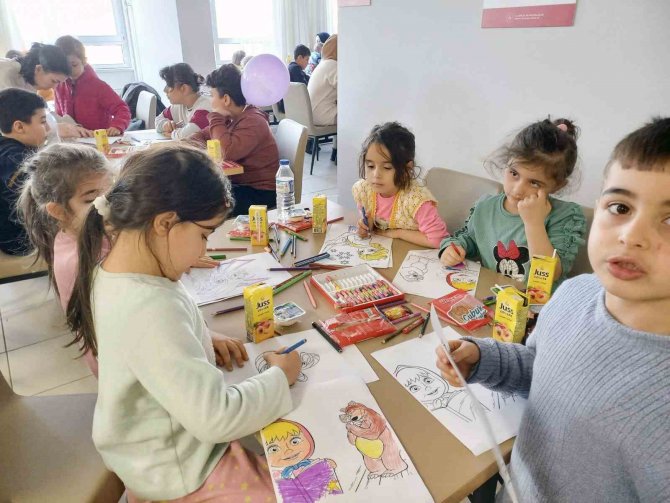 Subü Öğrenci Toplulukları Depremzedelerin Yanında
