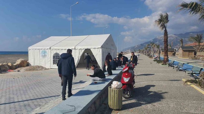 Nilüfer Belediyesi Afet Bölgesinde Aşevi Kurdu